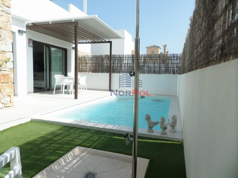 For sale villa with pool in Cabo Roig