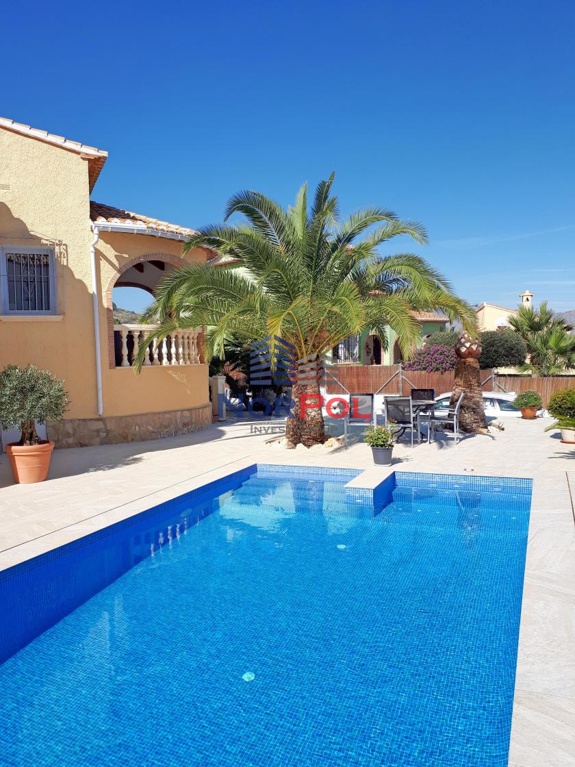 Beautiful villa for sale, north of Alicante.